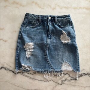 Hollister ultra high-rise distressed denim mini skirt. Size: 0